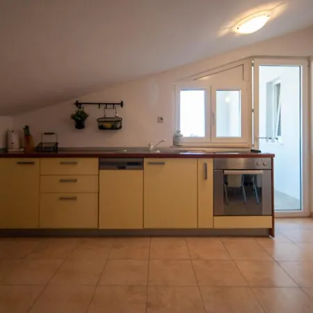Di-ana Apartment