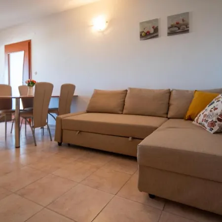 Apartament Di-ana Pakoštane