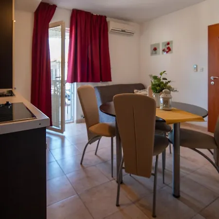 Apartment Di-ana *