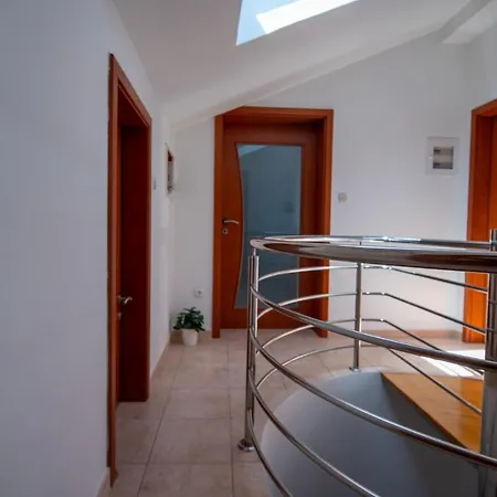 Apartment Di-ana *